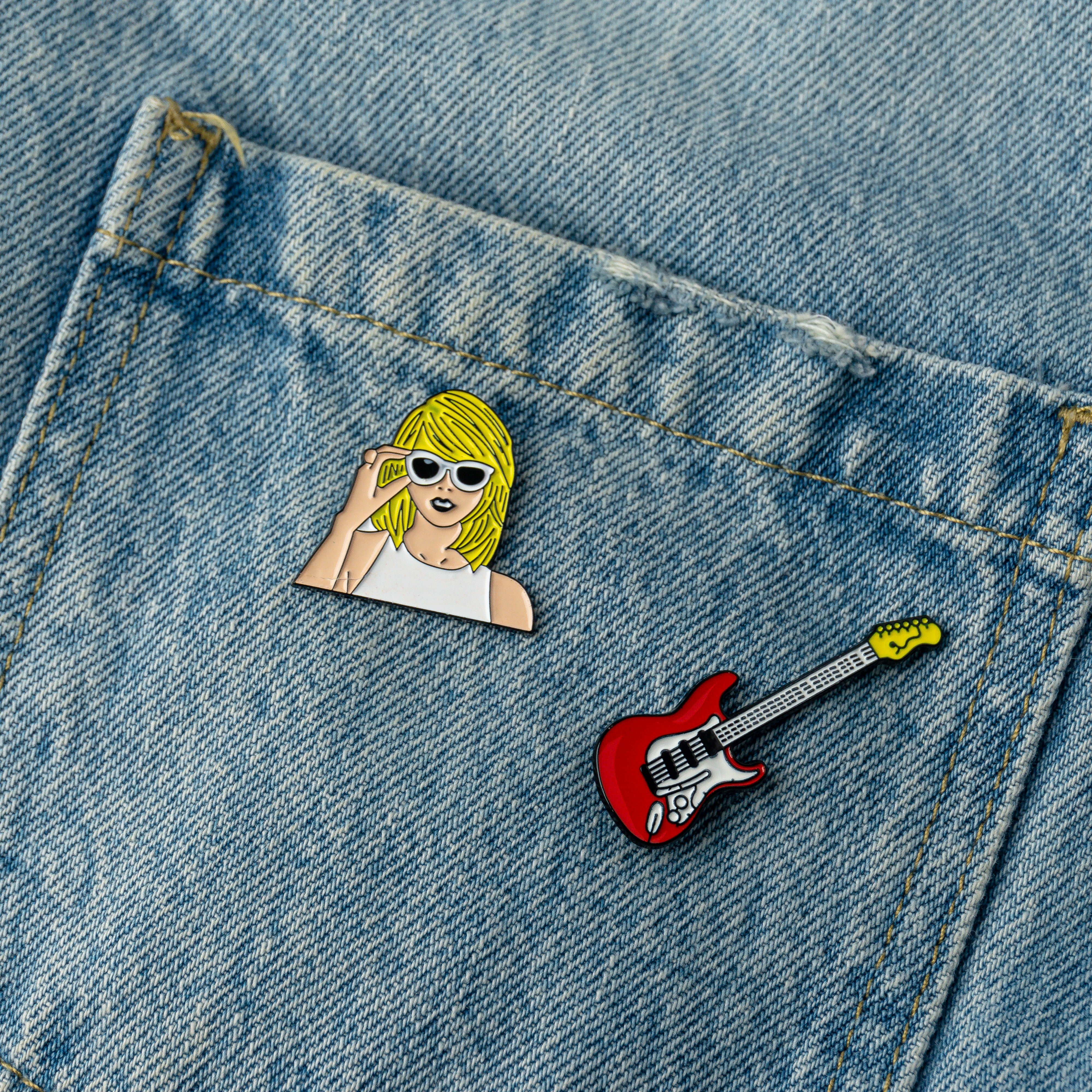 Electric Guitar Enamel Pin